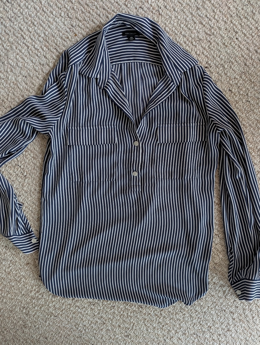 Ann Taylor Navy Striped Women's Blouse Sz XS - Picture 2 of 9